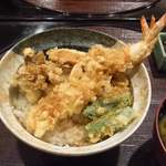 天ぷら つな八 - 「大えび天丼」のアップ