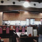 ふく泉 - 店内は広めできれいですね。