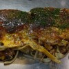 Hiroshima Fuu Okonomiyaki Daifuku - 肉玉イカ天(半分)