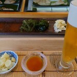 すし匠 - ガリ二種、海ぶどう、わかめ