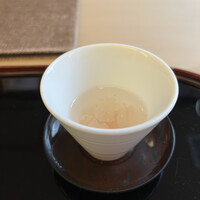 山玄茶 - コースの始まりは桜茶が振る舞われました♡
