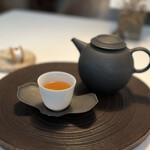 Installation Table ENSO L'asymetrie du calme - 和紅茶