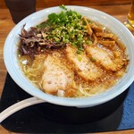 天外天 - まじで美味しい豚骨ラーメン