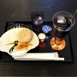 美と和 - 和菓子と飲み物のセット 