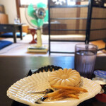 美と和 - 最中と鶴皿