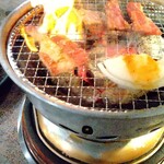 安楽亭 - 炭火焼きでジュージュー