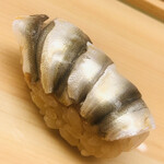 鮨おばな - 舞阪のシンコ。四枚付けです