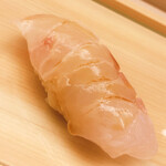 鮨おばな - 伊佐木。旬の夏魚。熟成させてネットリ食感