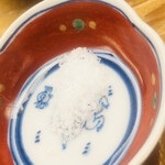 鮨おばな - こちらはシャリに使う満月の塩。鋭利な塩味に溢れていました