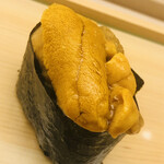 鮨おばな - 豊後水道の赤ウニ。萩や唐津より濃ゆい
