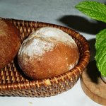 ラ・サンテ - 自家製パン