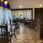 山手十番館 レストラン＆カフェ - 店内①