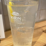 新鮮ホルモン豚風 - お代わりはレモンサワー。