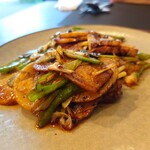 小菜一碟 - 甘長唐辛子とじゃが芋の回鍋肉