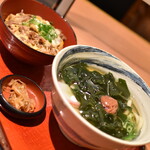 Kineya - 牛とじ丼とうめわかめうどん定食（１，０００円）２０２２年６月