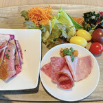 Indigo Home Kitchen Yamateras - ビュッフェから