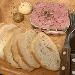 チャコールスタンド ベンテン - レバーパテ　ハーフサイズもありました。