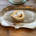 cafe Cwtch - 厚焼きビスケット　りんごとカルダモン