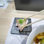 清湯醤油 ほし乃 - 暑いスープに、投入して！！油が美味いから。