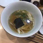 飯田商店 - お出汁割り　少し麺がはいってた！！