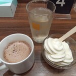 快活CLUB - 料理写真:ココア、レモン炭酸、ソフトクリーム(2022.6.12)