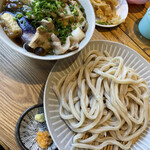武蔵野うどん 五六 - 今日は具沢山
      