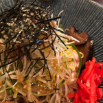 Jinrikisha - 椎茸の煮物が甘しょぱくで美味しい！意外と紅生姜が合う！