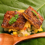 銀座 小十 - ・天然大鰻の蒲焼と夏野菜の玉子チャーハン
      　山椒風味