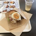 COCKTAIL HAMBURGERS - ランチ「カナディアンベーコンエッグバーガードリンクセット」(1100円)