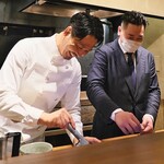 アカ - 京都時代の思い出バナシで盛り上がり。二人で笑いあって。