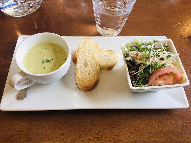 Italian & Cafe EMUSICA