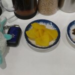 長浜ラーメン 一心亭 - 辛子高菜＆漬物