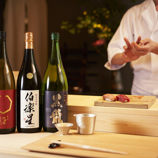 シーズンごとに全国の銘酒をご用意しております。