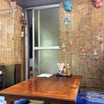 中華そば志のぶ支店 - 小上がり席