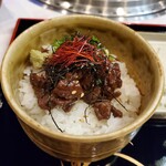 焼肉 拍手喝采 - 薬味を乗せて