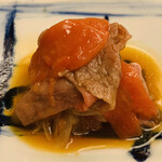 銀座 小十 - ・松坂牛12等級（A5ランク）のすき焼き仕立て
      　万願寺唐辛子、フルーツトマト、新玉葱添え