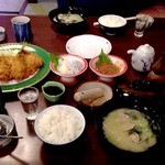 でん助茶屋 - ２０１３／０３／ＸＸ　留めおいた食事が揃った。