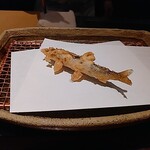 みかわ 是山居 - 見目麗しい稚鮎はたで酢で頂きます。さくさくっとした食感