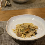 トラットリア ティンブロ - 牡蠣とポルチーニ茸のペペロンチーノ