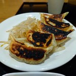 Fujisan Deli - 天津餃子(紅)5個520円 静岡おでん各150円 黒はんぺん 厚揚げ