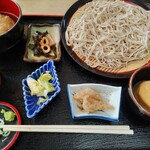 Teuchi Soba Katsura - 中央手前が蕎麦掻きの焼き