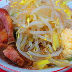 赤ひげラーメン - 680円『ラーメン』 (無料：野菜多め ニンニク)