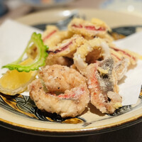 グスク - ふわふわグルクンとイカの唐揚げ