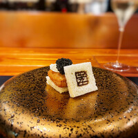 WINE食堂 緒乃 - 特製白甘鯛のフィレオフィッシュサンド  キャビア、サワークリーム