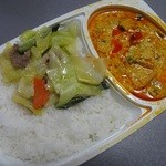 神保町 酒場 やすじ - ランチボックス「エビカレー炒め」（600円）