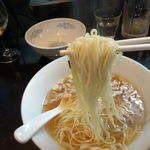 13湯麺 - 麺のアップ