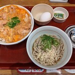 なか卯 - とろたま親子丼と冷はいからそばのセット（720円）