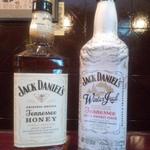 猫 - ジャックダニエル　テネシー•ハニーと、ウィンタージャック新入荷です。割ってもよしロックでもよし、温めてもよしのお酒です。