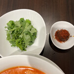 創作麺工房 鳴龍 - 担担麺・パクチー・麻辣醤