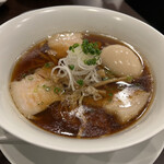 創作麺工房 鳴龍 - 醤油拉麺　1,000円